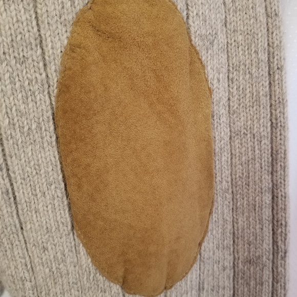 Orvis Men's Beige Sweater with Suede Accents On Pockets And Elbows. Size XL - Picture 3 of 6